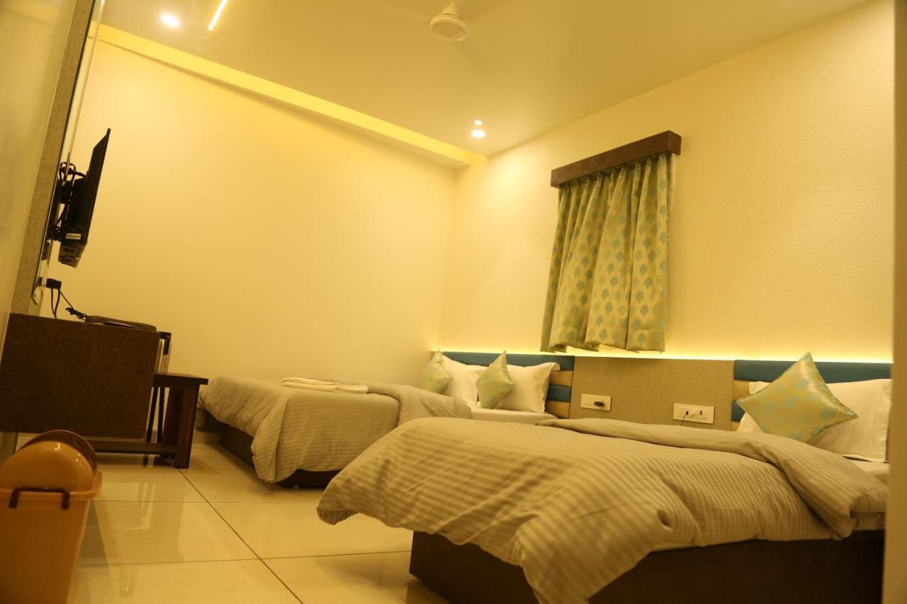 Hotel Bhagyoday Limodara エクステリア 写真