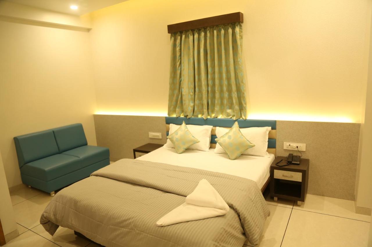 Hotel Bhagyoday Limodara エクステリア 写真