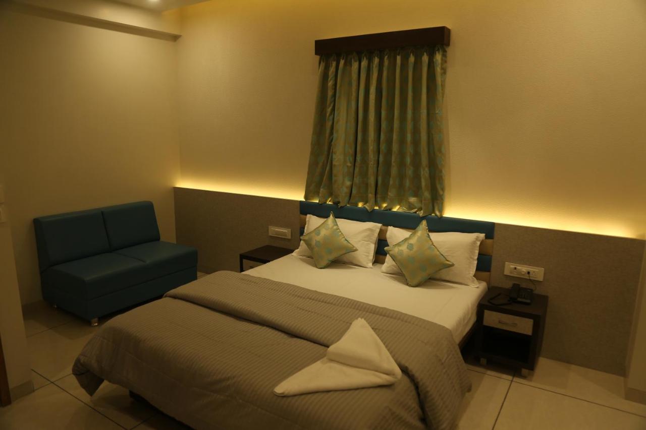 Hotel Bhagyoday Limodara エクステリア 写真