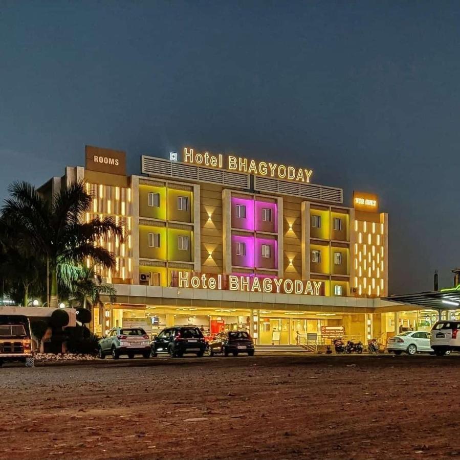 Hotel Bhagyoday Limodara エクステリア 写真